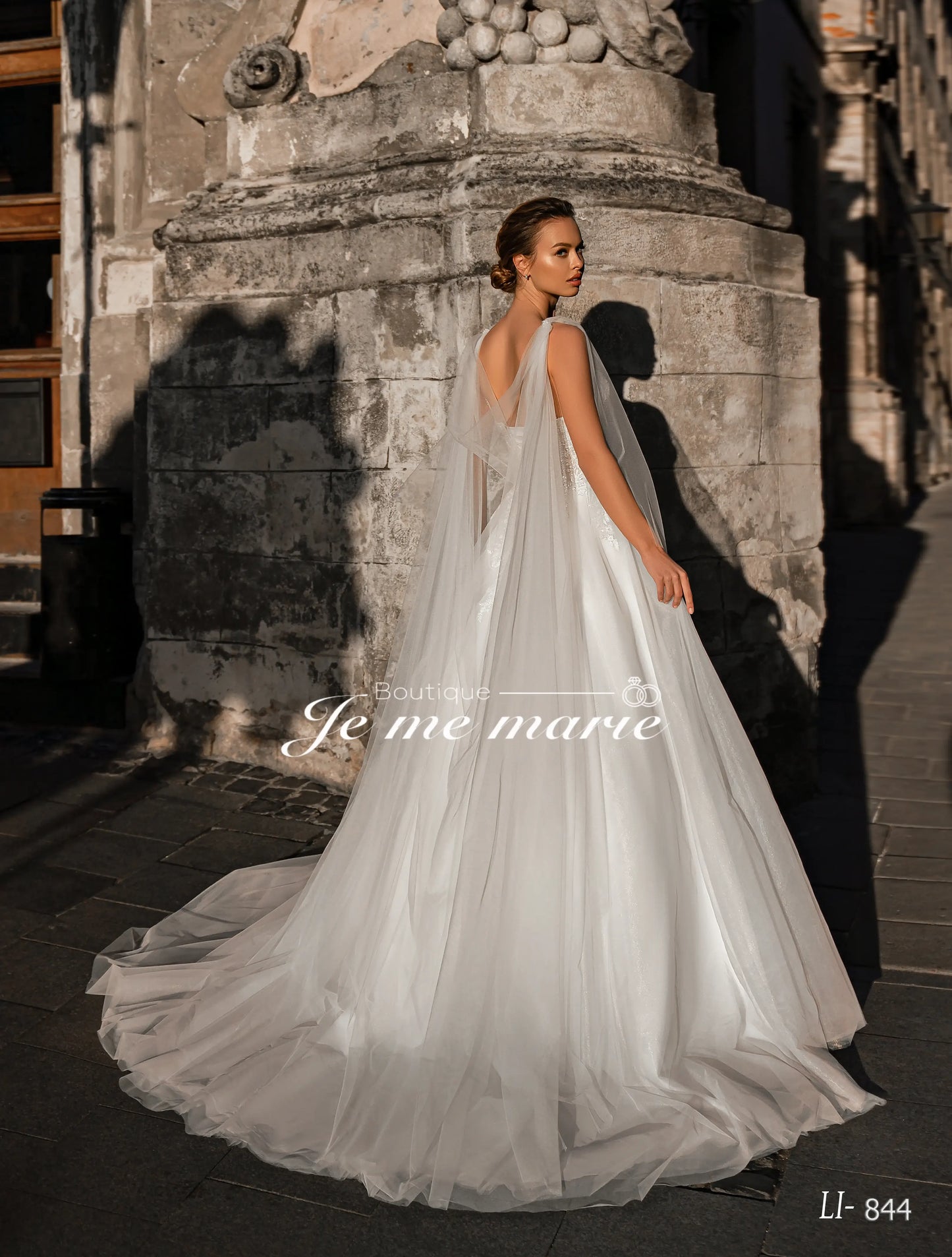 LI-844 robe de mariée A-line ivoire en tulle et dentelle
