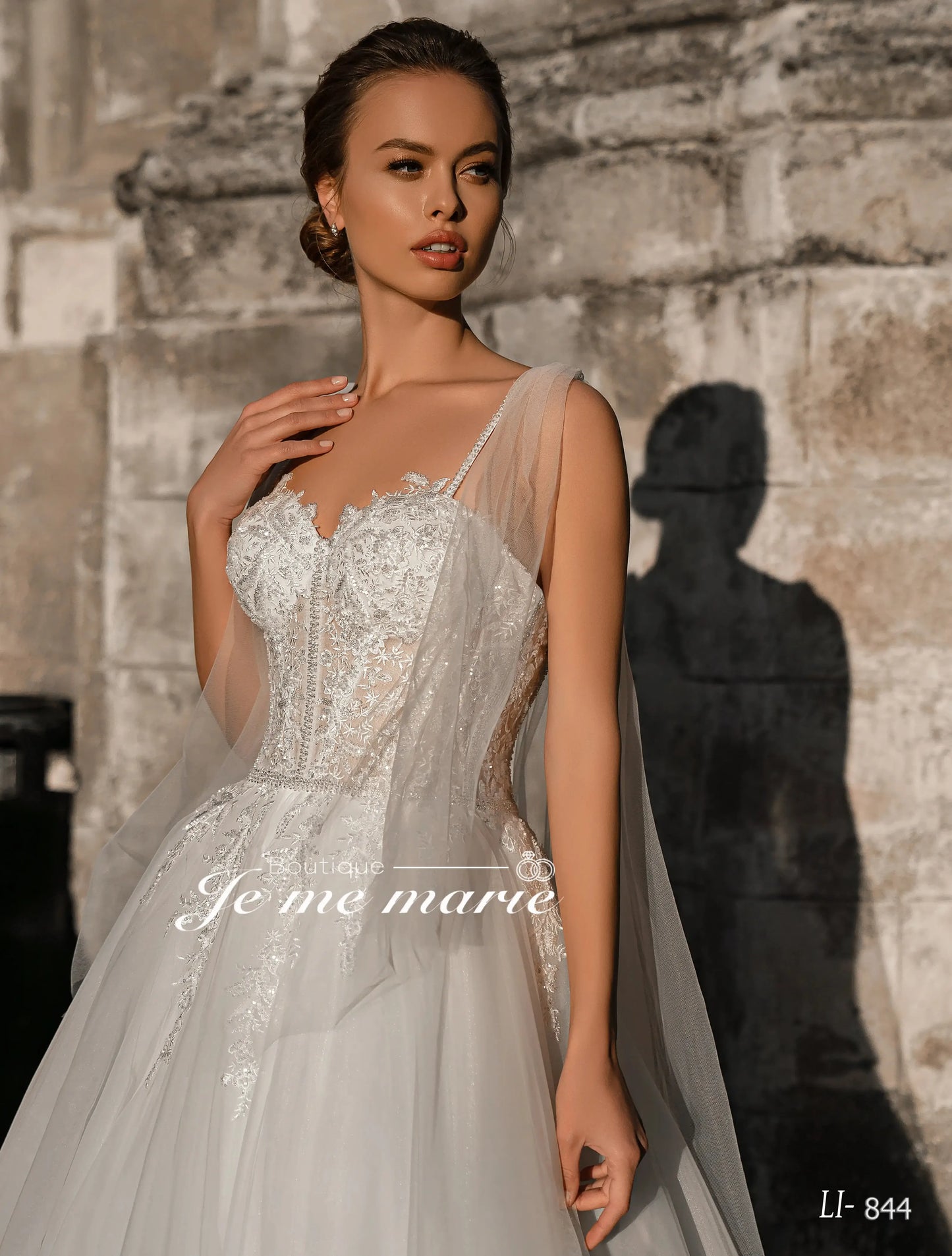 LI-844 robe de mariée A-line ivoire en tulle et dentelle