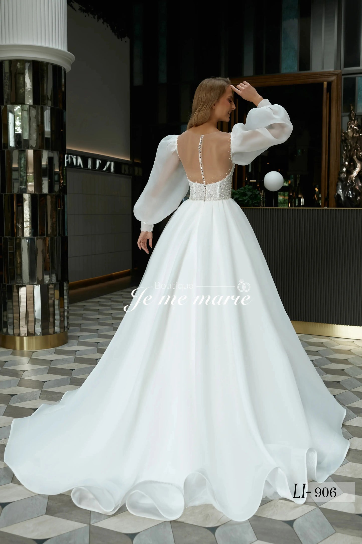 LI-906 robe de mariée ivoire A-line en organza et dentelle avec manches