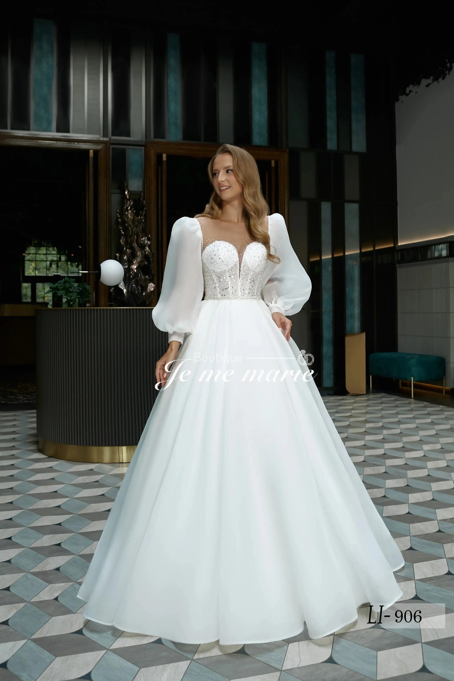 LI-906 robe de mariée ivoire A-line en organza et dentelle avec manches