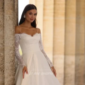 LI-1068 robe satin et dentelle