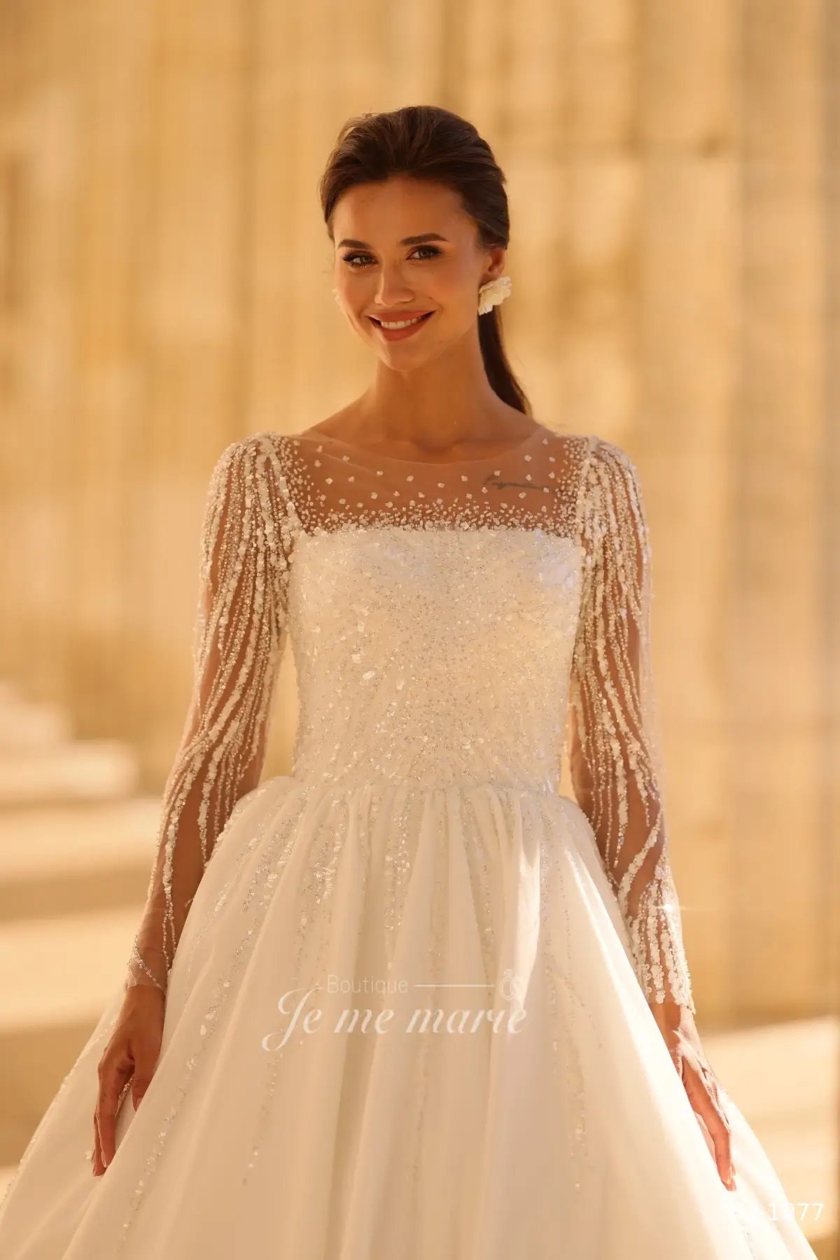 LI-1077 robe en dentelle perlé