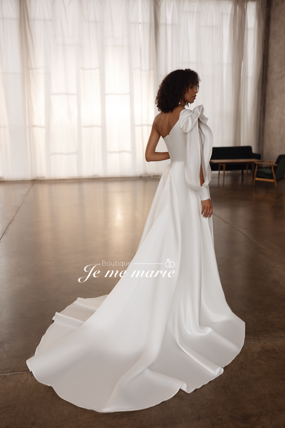 robe de mariée asymétrique moderne à une manche wm 706 robe de mariée asymétrique moderne à une manche wm 706